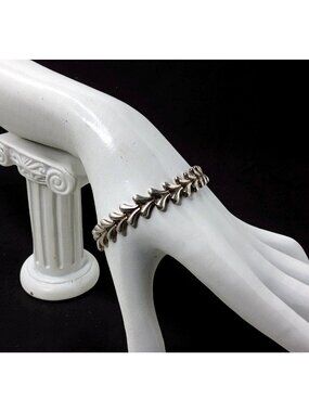 Vintage Italian Made Sterling Silver Heart Shape Link 7" Bracelet